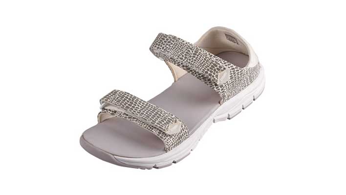 涼鞋代工廠是否專業(yè)，通過哪些標準判斷?